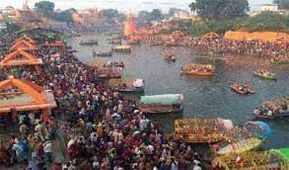 चित्रकूट में तीन लाख श्रद्धालुओं ने लगायी आस्था की डुबकी