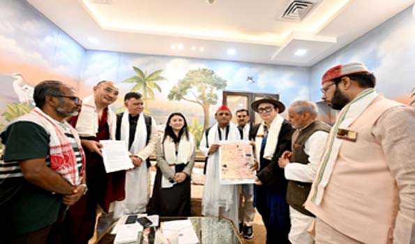 निर्वासित तिब्बती संसद के स्पीकर ने की अखिलेश से मुलाकात
