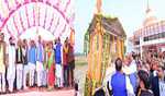 केशव प्रसाद मौर्य ने किया स्व़ अशोक सिंघल की मूर्ति का अनावरण