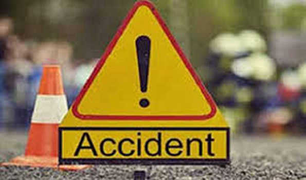 रायबरेली:सड़क दुर्घटना में तीन की मौत, दो गंभीर रूप से घायल
