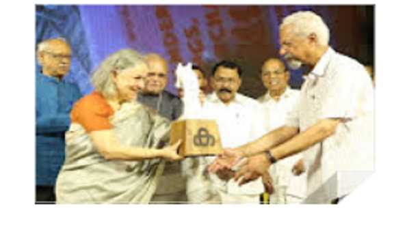 Dr Peggy Mohan bags Mathrubhumi Book of The Year award