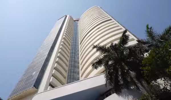 Sensex advances 377.75  pts