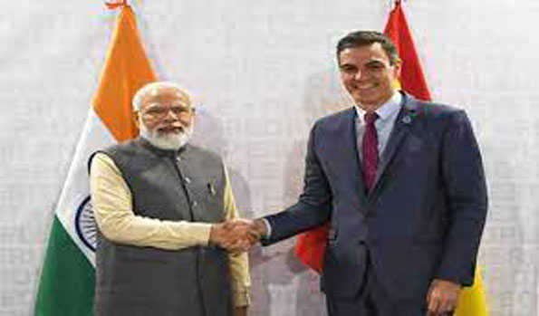 मोदी ने स्पेन के प्रधानमंत्री से बातचीत की