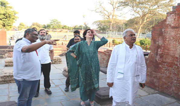 राहुल एवं प्रियंका ने पुरातात्विक महत्व के स्थल सिरपुर का किया भ्रमण