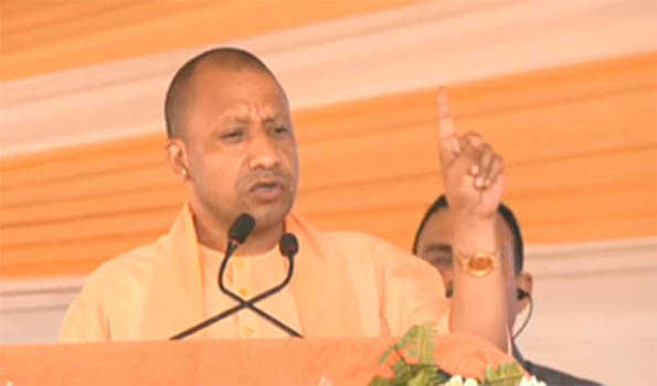 खुद लोकतंत्र का गला घोंटते रहे हैं भारत को कोसने वाले : योगी
