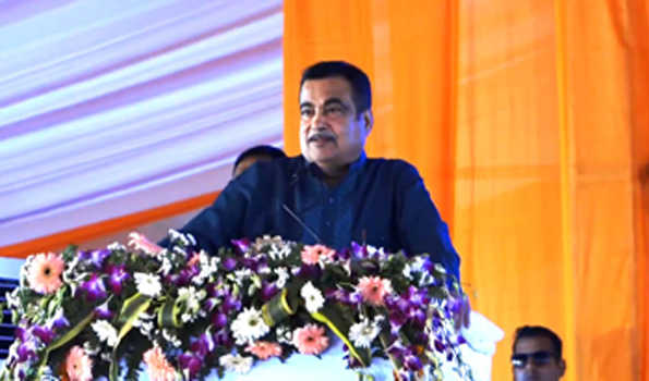 वीरों की भूमि पर योगी रच रहे हैं इतिहास: गडकरी