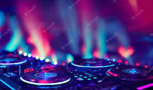 Budget Session:  Manish Jaiswal tears ‘Kurta’ in protest against DJ ban in Ramnavmi Procession