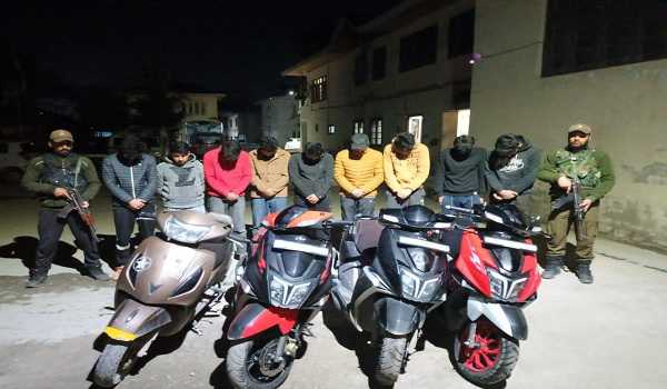 9 youth arrested for harassing car bound family in Srinagar