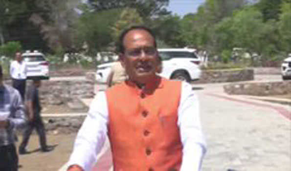 कमलनाथ के वादे वाली लोककला शाला कहां हैं : शिवराज