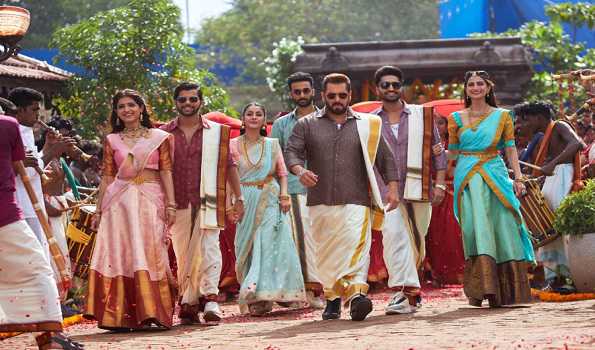 KKBKKJ: Salman pays ode to Telangana's flower fest with song ‘Bathukamma’