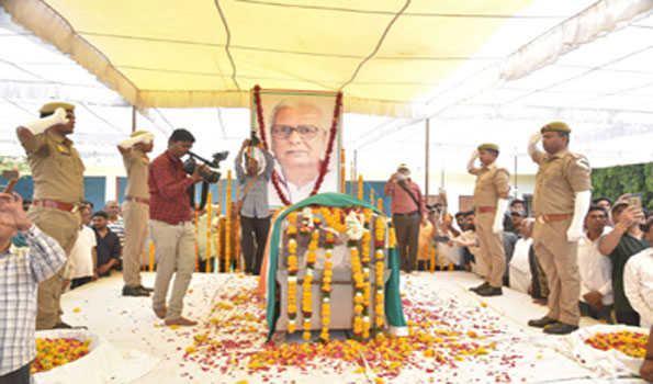 पूर्व सांसद सुजान सिंह बुन्देला हुए पंचतत्व में विलीन