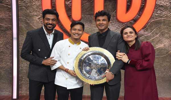 Nayanjyoti Saikia lifts trophy of ‘MasterChef India’
