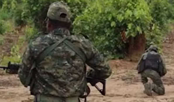 Encounter b/w police and naxals in Chhattisgarh