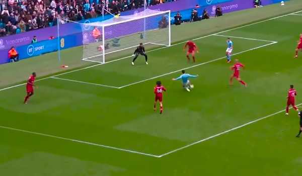 Man City defeat Liverpool to keep pressure on leaders Arsenal