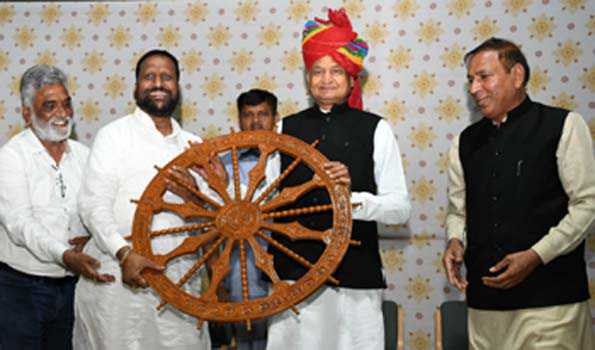 केंद्र सरकार को देश में करानी चाहिए जातिगत जनगणना-गहलोत