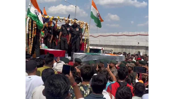 जवान की राष्ट्रीय सम्मान के साथ अंत्येष्टि