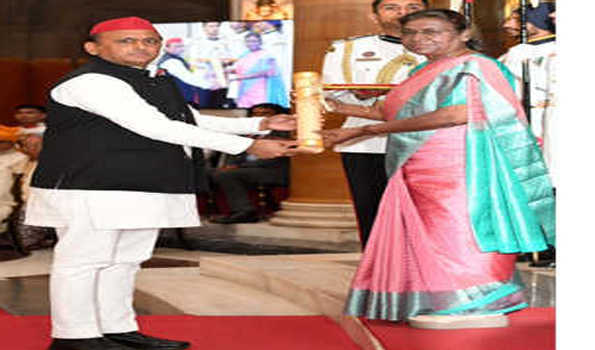 मुलायम सिंह यादव ( मरणोपरांत) सहित 55 हस्ती पद्म पुरस्कारो से सम्मानित
