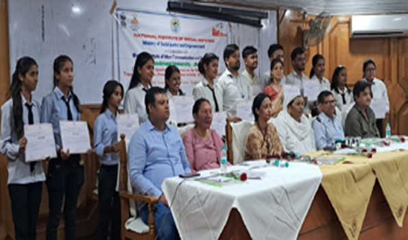 किन्नर समाज को लेकर जागरूकता फैलाने को बुंविवि में हुई एक दिवसीय कार्यशाला
