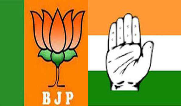 झांसी : भाजपाइयों और कांग्रेसियों के बीच जमकर हुई मारपीट व हंगामा