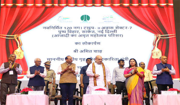 शाह ने नगर पालिका परिषद के कर्मचारियों को वितरित किए नियुक्ति पत्र