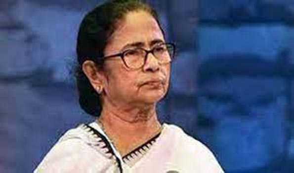 केंद्र की 'उदासीनता' से अंतहीन पीड़ा झेल रहे बंगाल के लोग: ममता