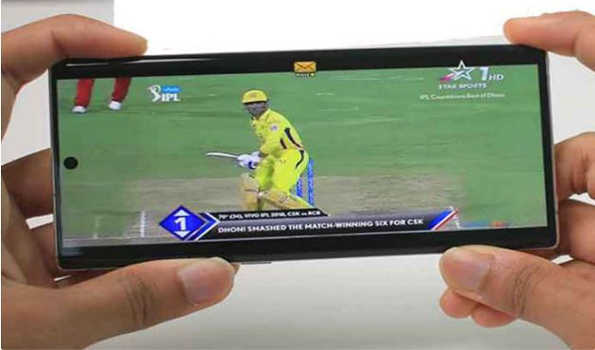 टीवी की बजाय मोबाइल फोन बना क्रिकेट प्रशंसकों की पहली पसंद