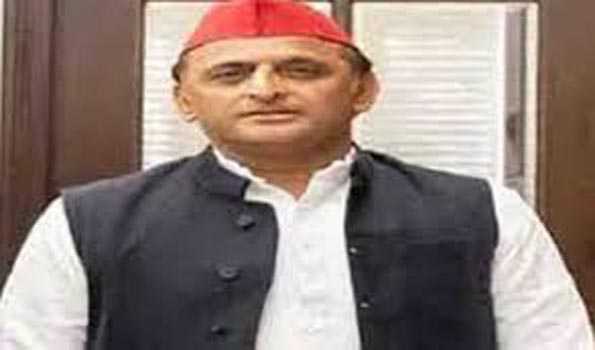यूपी की स्वास्थ्य सेवायें बेपटरी: अखिलेश