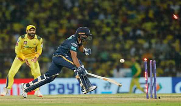 गुजरात को हराकर 10वीं बार फाइनल में चेन्नई