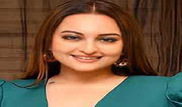 सोनाक्षी सिन्हा ने 