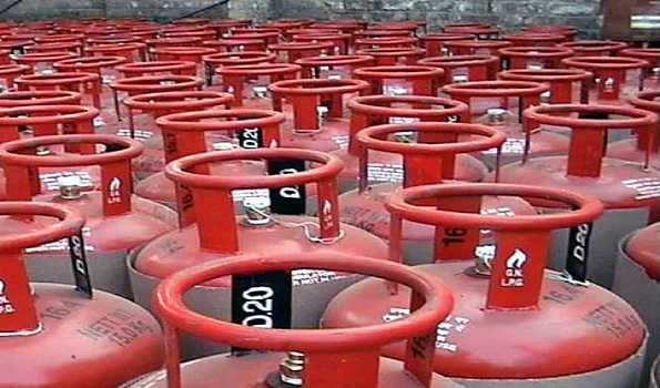 Commercial LPG gas price cut by Rs 83-85