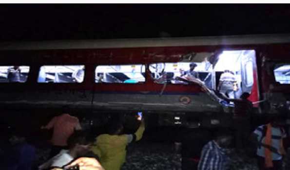 Three Coromandel Express coaches derail, several injured