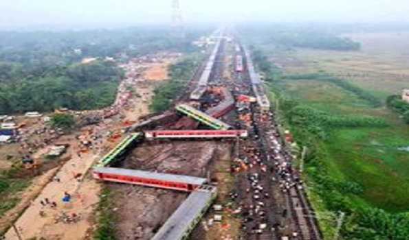 Kharge, Sonia condoles loss of lives in Odisha train accident