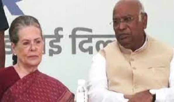 Kharge, Sonia condole loss of lives in Odisha train accident