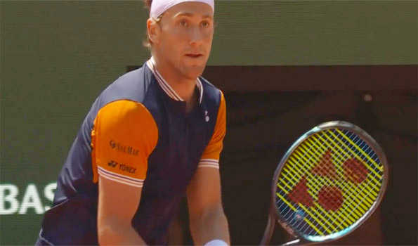Ruud storms into French Open quarters
