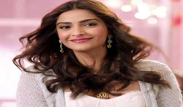38 वर्ष की हुयी सोनम कपूर