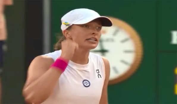 Swiatek books place in French Open final after fending off Maia