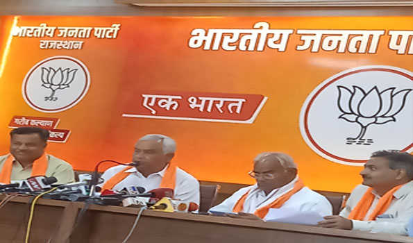 मीणा ने जोशी एवं अग्रवाल पर जल जीवन मिशन के तहत करीब बीस हजार करोड़ घोटाले का  लगाया आरोप
