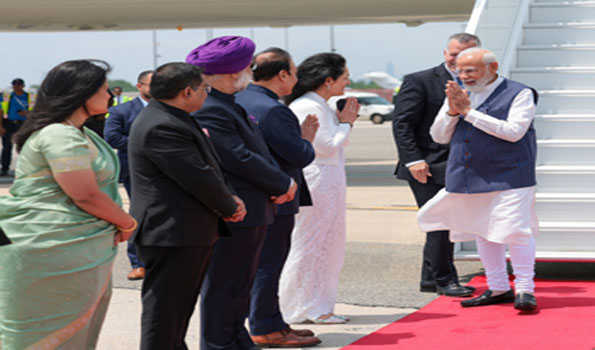 प्रधानमंत्री मोदी संरा मुख्यालय में अंतर्राष्ट्रीय योग दिवस समारोह में भाग लेने के लिए न्यूयॉर्क पहुंचे
