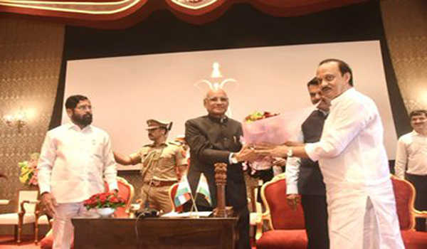 अजित पवार ने राकांपा को विभाजित किया, शिंदे सरकार में उप मुख्यमंत्री बनें