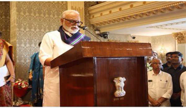 भुजबल ने की मोदी की प्रशंसा