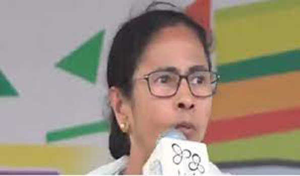 मणिपुर में समुदायों को एक-दूसरे के खिलाफ खड़ा कर रही है भाजपा सरकार : ममता