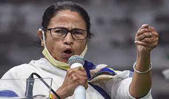 ‘डबल इंजन’ की सरकार पटरी से उतर गई है: ममता