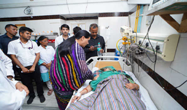 प्रदर्शन के दौरान रंजीता सहित कई महिलाओं की बिगड़ी तबीयत