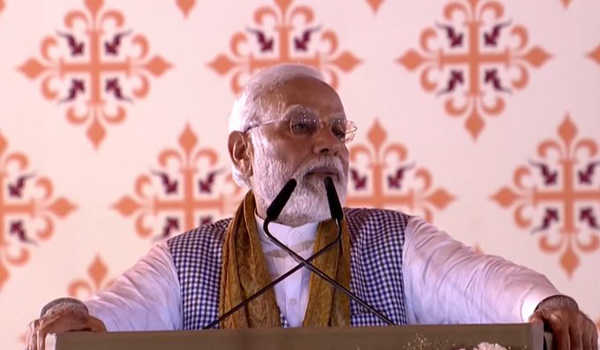 लाभार्थी का नाम सुन कर तिलमिला जाते है कुछ दल : मोदी