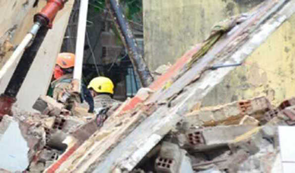 ब्राज़ील में इमारत ढहने से तीन लोगों की मौत, 10 लोग लापता