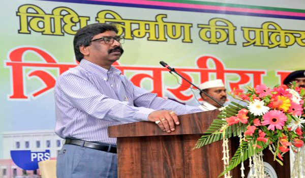 मुख्यमंत्री ने कहा. विधायिका एवं कार्यपालिका के बीच बेहतर समन्वय जरूरी