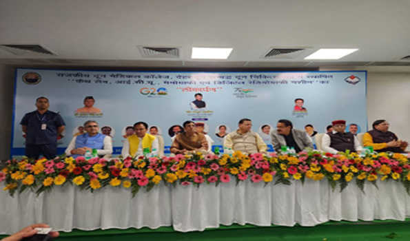 मंडाविया ने स्वास्थ्य सलाहकार संसदीय समिति की बैठक में विभिन्न विषयों पर की चर्चा