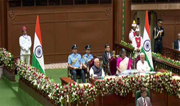 जनप्रतिनिधि मेरा देश, मेरी जनता की सोच के साथ करे काम: मुर्मू