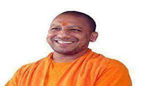 योगी ने पुष्पवर्षा कर कांवडियों का किया अभिवादन
