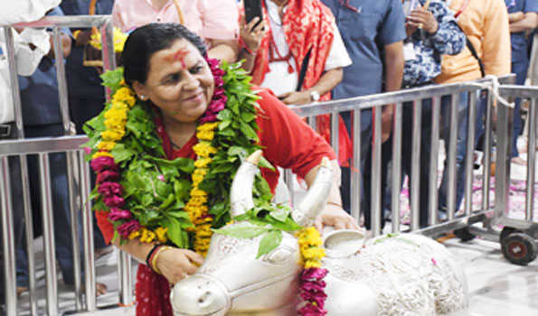 उभा भारती ने किये भगवान महाकालेश्वंर के दर्शन